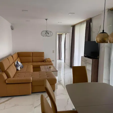 Luxury In Balatonalmadi, Almadi Lux Iii - Pure Gold Apartment