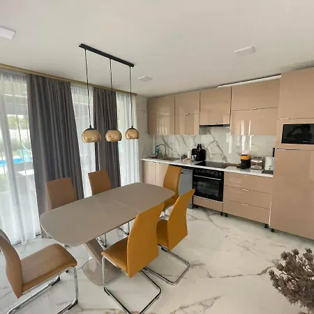 Luxury In Balatonalmadi, Almadi Lux Iii - Pure Gold *